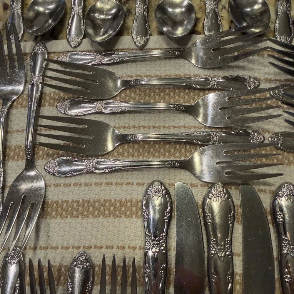 Oneida Fenway‎ Wm A Rogers Stainless Flatware Set 52 Pieces Floral Pattern